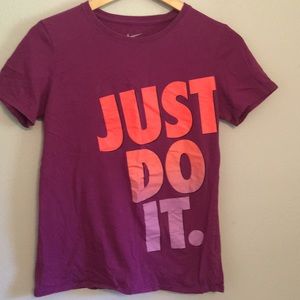 Nike Athletic T Size M